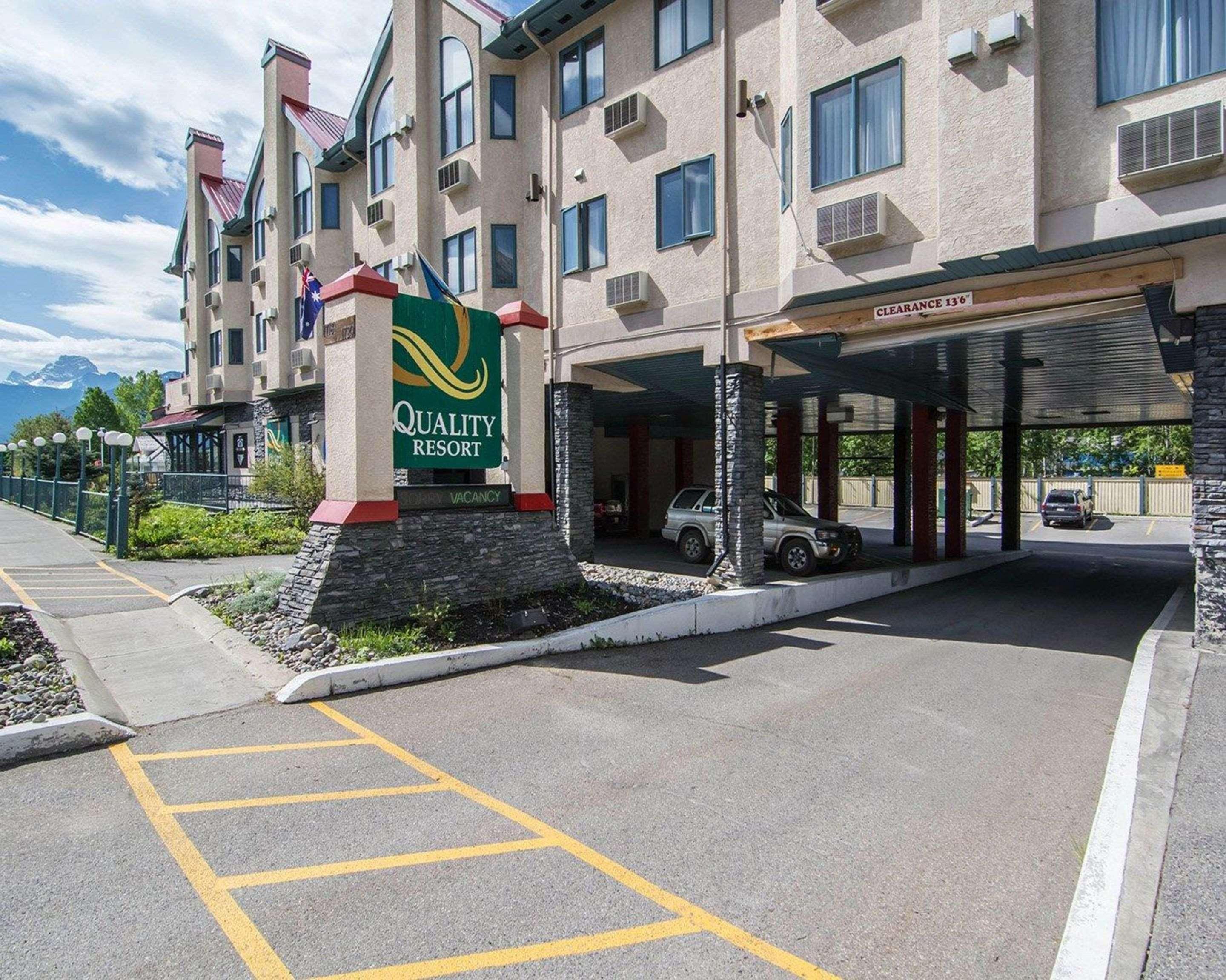 Chateau Canmore Exterior foto